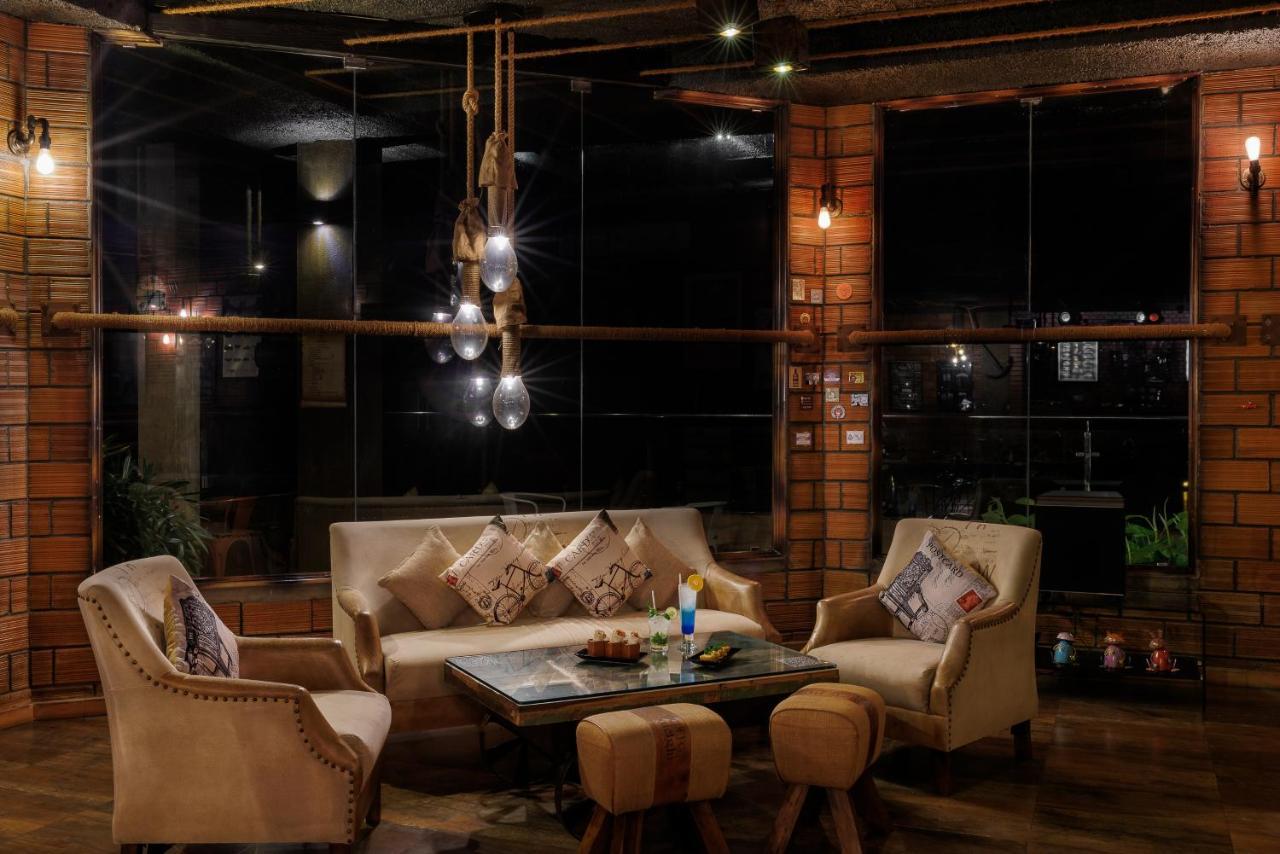 โรงแรมเดอะ พาโนรามิก เกตะเวย์ มุนนาร์ ภายนอก รูปภาพ The lounge at the hotel