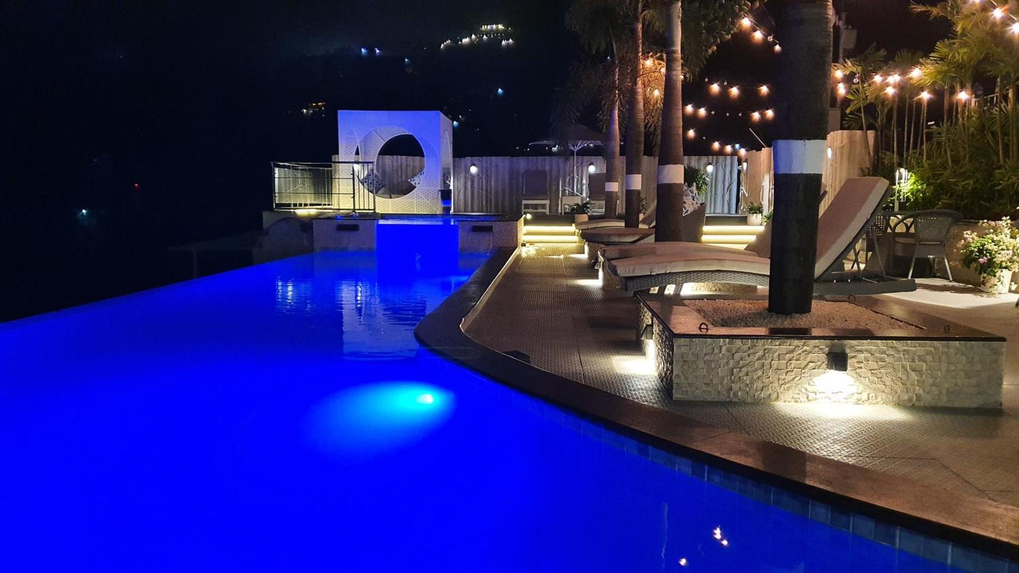 โรงแรมเดอะ พาโนรามิก เกตะเวย์ มุนนาร์ ภายนอก รูปภาพ The pool at the hotel