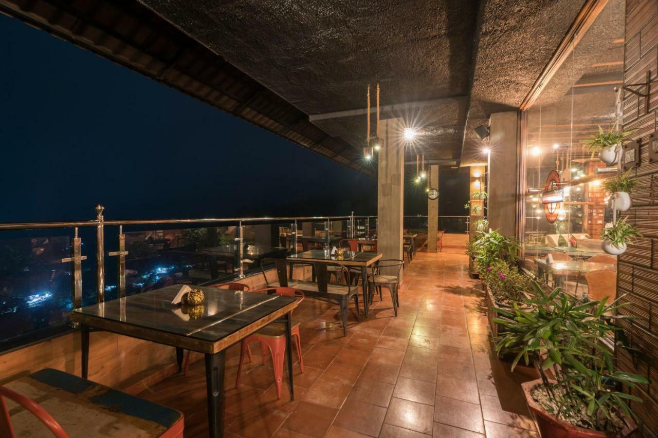 โรงแรมเดอะ พาโนรามิก เกตะเวย์ มุนนาร์ ภายนอก รูปภาพ Sky Bar