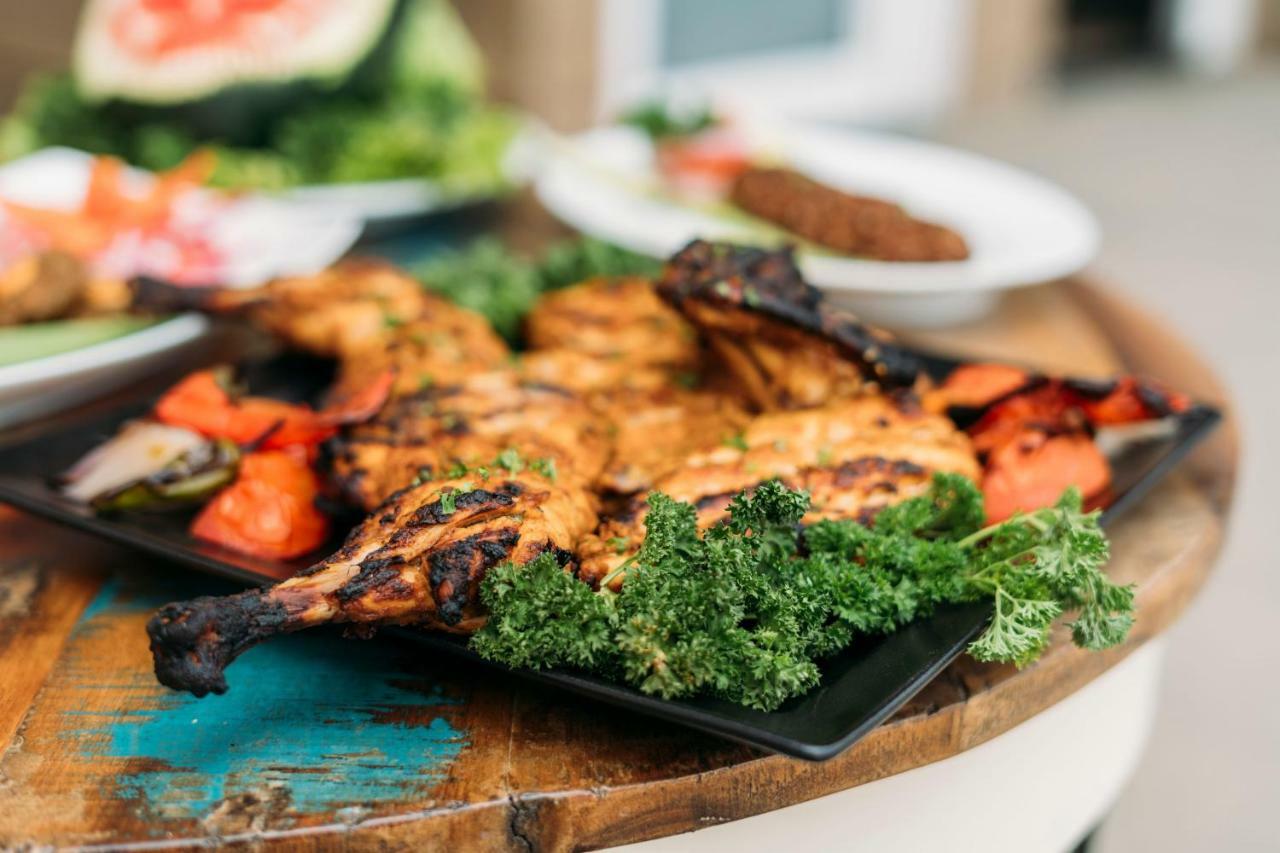 โรงแรมเดอะ พาโนรามิก เกตะเวย์ มุนนาร์ ภายนอก รูปภาพ Grilled chicken